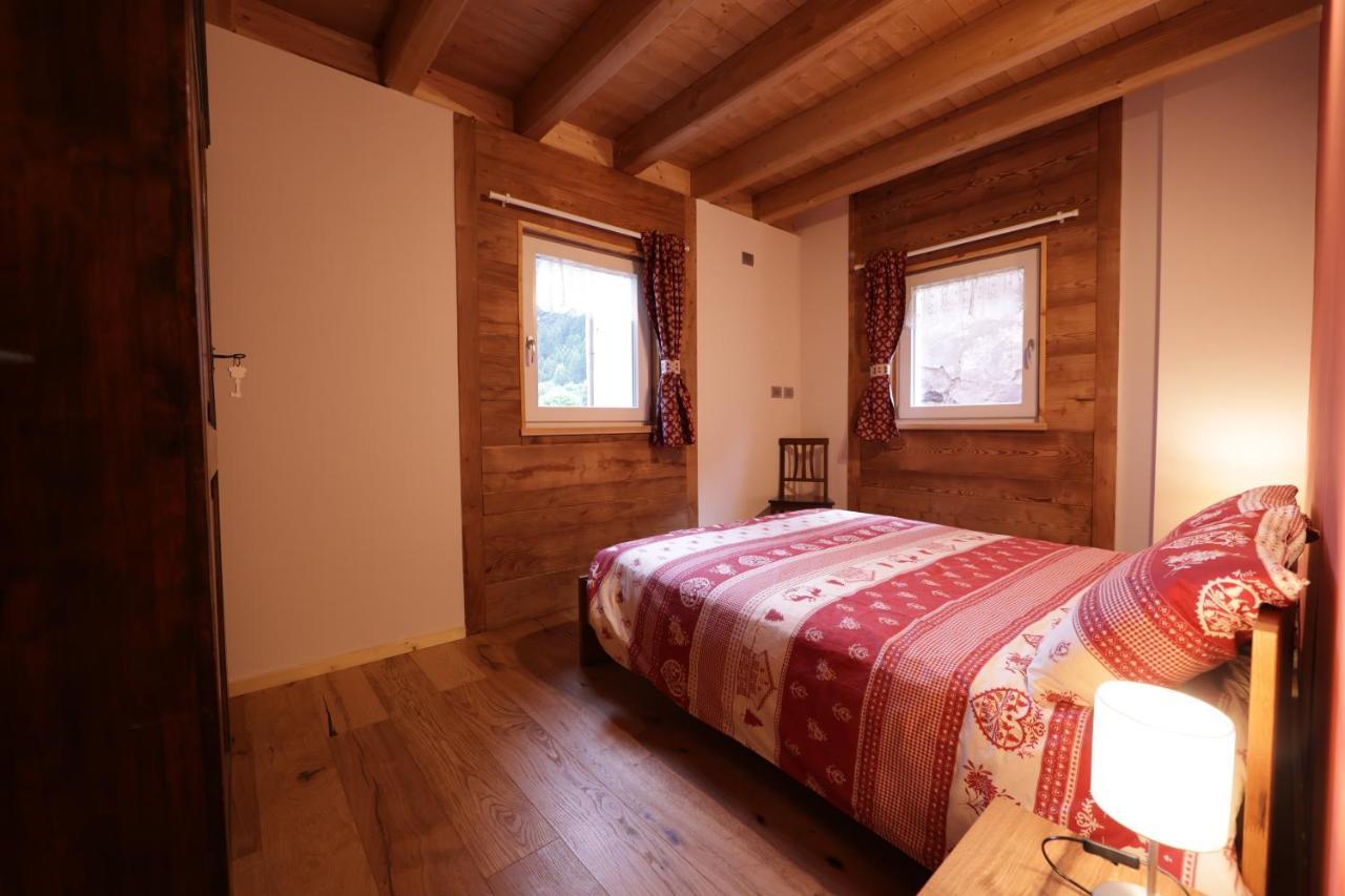 Casa Vacanze Le Falesie バチェーノ エクステリア 写真